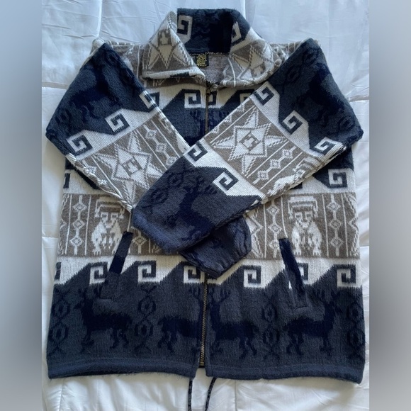 Andes Other - Men's Geometric Pattern Sweater - Navy and Beige